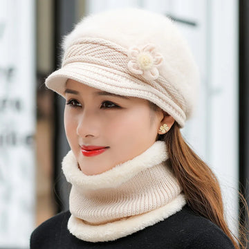 Cozy Women’s Winter Hat & Scarf – Warm Fur-Lined Fashion Set